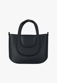 Borsa a mano in pelle nera con fondo arrotondato, due manici superiori e anelli in metallo color oro ai lati per una tracolla staccabile.