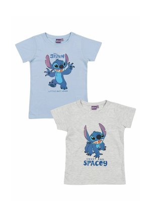 Due t-shirt a maniche corte per bambini con Stitch di Disney, una azzurra con la scritta "Little but Loud", l'altra grigia chiara con la scritta "Sweet and Spacey".