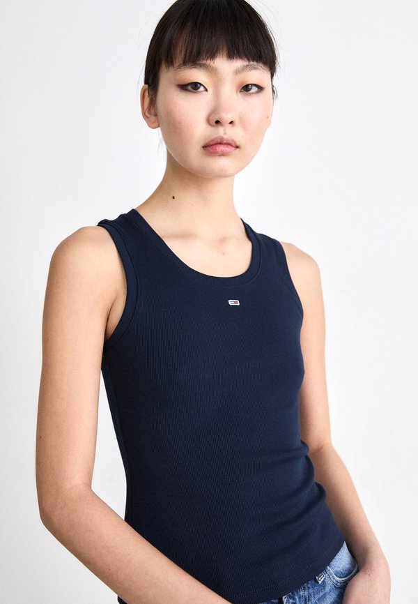 ESSENTIAL TANK  - Top2