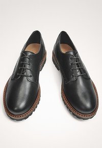 Massimo Dutti Sportieve veterschoenen - black