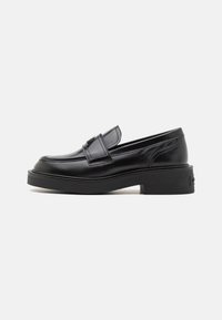 Tommy Jeans HARDWARE LOAFER ABRASIVATO - Scarpe senza lacci - black