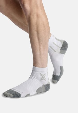 X Bionic, RUN PERFORM ANKLE - Sportsokken - arctic white pearl grey