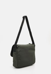 Tommy Jeans ESSENTIAL DAILY MESSENGER UNISEX - Skulderveske - pewter green