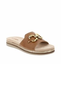 Sandales en cuir brun à enfiler avec bout ouvert, accent en métal doré, semelle intérieure beige douce et semelle extérieure claire.