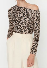 Trendyol Långärmad tröja - brown