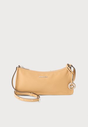 Τσαντάκι ώμου από ταμπά δέρμα Michael Kors με ασημένιο φερμουάρ, λεπτό ρυθμιζόμενο λουράκι και στρογγυλό μενταγιόν με το λογότυπο MK.