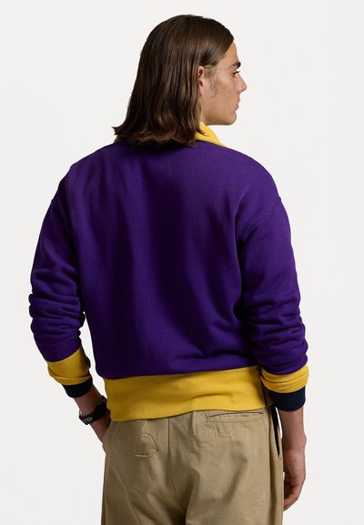 Polo Ralph Lauren VINTAGE FIT FLEECE COLLARED SWEATSHIRT - Sudadera - chalet purple/arctic yellow