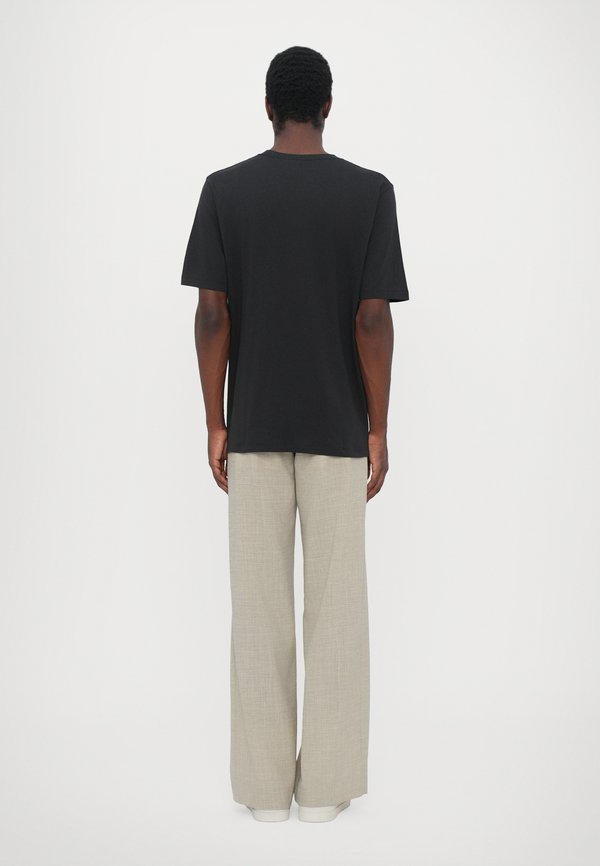 PRO - Basic T-shirt - dark ink3