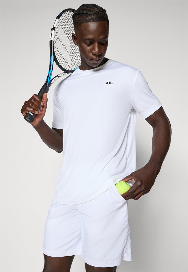 ADE  - Basic T-shirt2