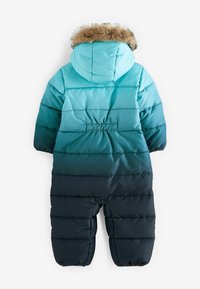 Monoski acolchado en degradado azul y verde azulado con capucha con borde de piel, secciones acolchadas, cintura elástica y áreas de rodillas reforzadas.