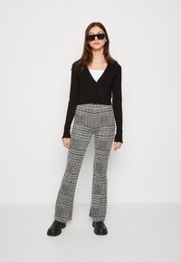 JJXX JXISABEL SOFT NOOS - Vesta na kopčanje - black