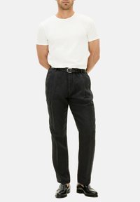 Oscar Jacobson DEYTON - Chinos - black