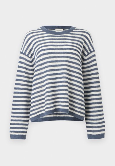 Μπλε και λευκό πουλόβερ με οριζόντιες ρίγες, μακριά μανίκια και ελαφρώς κοντό, χαλαρή εφαρμογή.
