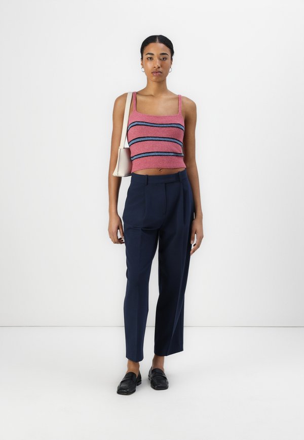 NOURA  - Top - rose wine3