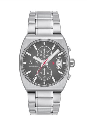 Montre-bracelet argentée Armani Exchange avec cadran gris, sous-cadrans chronographes, aiguille des secondes rouge, affichage de la date et bracelet à maillons métalliques.