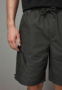 Next UTILITY - REGULAR FIT - Kratke hlače - khaki green