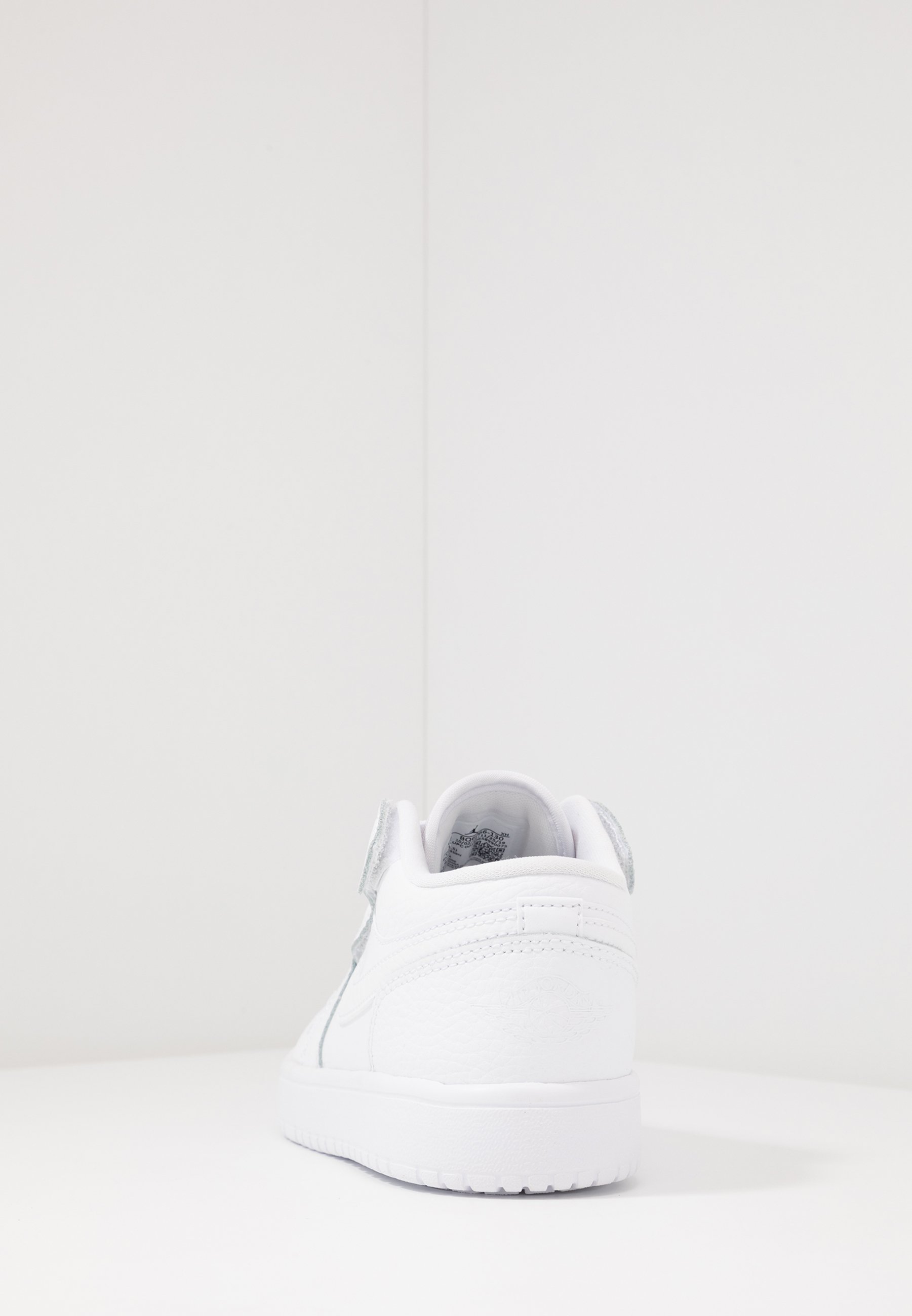 basket lacoste jordan