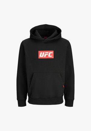 Črna kapuca z rdečim logotipom UFC na prsih in sprednjo kenguru žep, prikazana na beli podlagi.