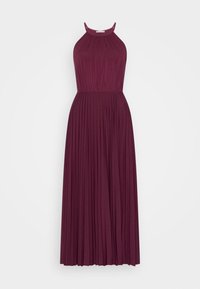 Ärm- och halterneck klänning i golvlång längd, plisserad i djup burgunderröd med gatherad byst och figursydd midja.