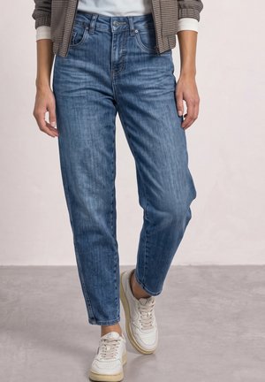 Street One, HIGH-WAISTED BARREL-LEG JEANS IN A LOOSE FIT - Vaqueros holgados - medium blue destory washed