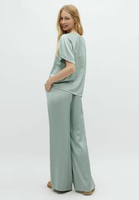 mbyM ASAKA-M - Tygbyxor - jade