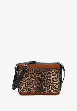 Torba čez ramo z leopardjim vzorcem in rjavimi usnjenimi detajli, črnimi teksturiranimi stranskimi paneli, nastavljivim trakom in pravokotno obliko.