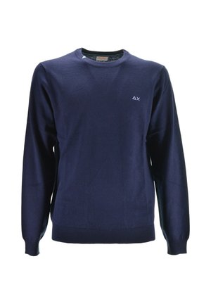Maglione a maniche lunghe blu navy con colletto a giro, piccolo logo geometrico bianco sul lato sinistro del petto, polsini e fondo a costine.