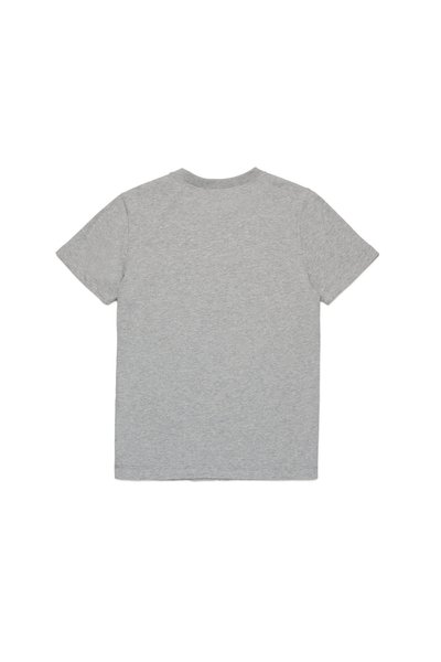Camiseta de algodón gris con mangas cortas, escote redondo y una textura suave. La parte trasera no tiene gráficos ni adornos.