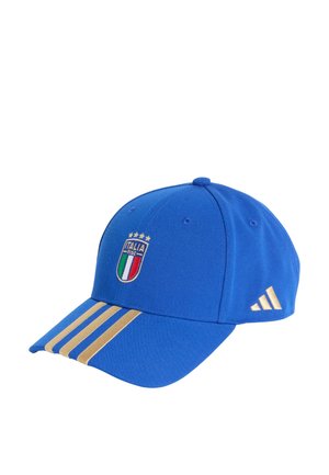 Blauwe stoffen pet met een afgeronde kroon, gebogen klep, Italië-embleem en drie gouden strepen aan de linkerkant.