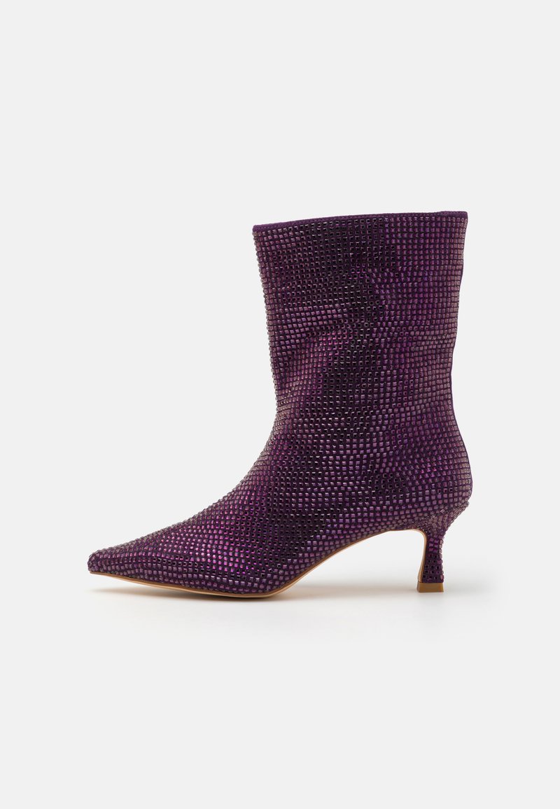 Alma en Pena Classic ankle boots - violet