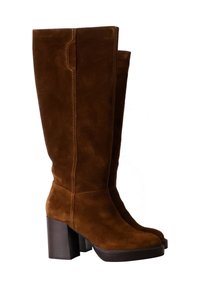 Bottes en daim marron jusqu'au genou avec un talon carré et une finition lisse. Présente une couture latérale et un détail de couture subtil. Semelle en caoutchouc.