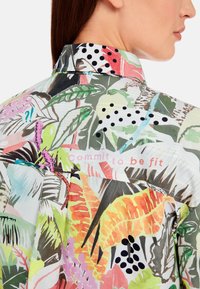 Marc Cain Hemdbluse - deep olive green