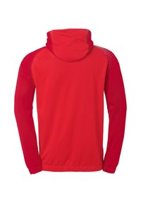 Rode sportieve jas met capuchon, gladde textuur, lange mouwen, contrasterend mouwontwerp en subtiele geperforeerde accenten op de schouders.