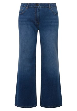 Jean en denim à jambes larges dans un bleu foncé, dotés de poches avant, d'une fermeture éclair, et d'une texture nette et lisse avec des détails de couture subtils.