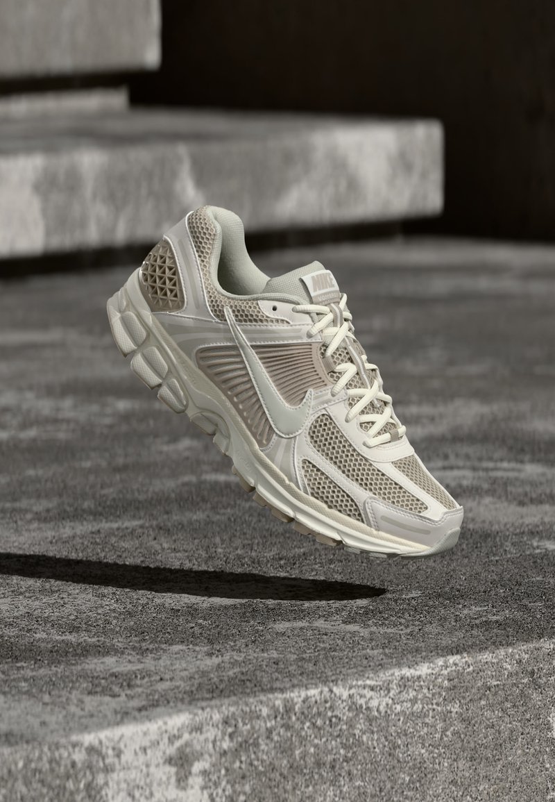 ZOOM VOMERO 5 phantom/light bone/cream/sail/black/white/off-white