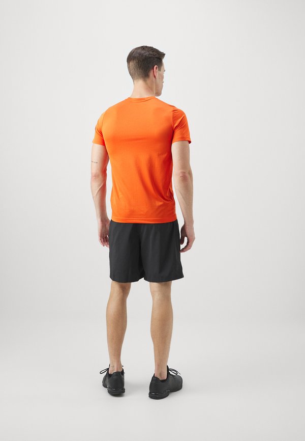 TRAIN FAV BLASTER 7" SHORT - Sports shorts2