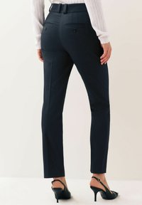 Next HEAVY DUTY TAILORED - Chinos tipa bikses - navy blue