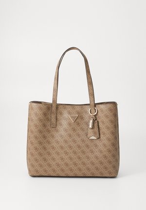Brązowa torba tote z wzorem, z podwójnymi uchwytami, akcentem logo i zamknięciem na zamek. Gładka tekstura z ustrukturyzowanym kształtem, z boczną metką.