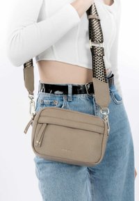 SURI FREY CORY - Borsa a tracolla - taupe 900