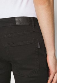 Antony Morato OZZY FIT IN STAY POWER STRETCH - Vaqueros tapered - nero