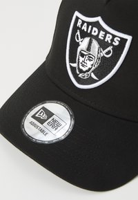 New Era PATCH EFRAME UNISEX - Șapcă - black