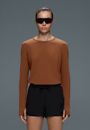 OYSHO, T-shirt à manches longues - dark camel