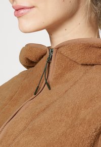 Even&Odd active Fleecetrøjer - light brown