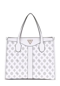 Sac fourre-tout en cuir blanc avec des motifs géométriques gris et un logo, poignées plates doubles et une plaque de logo triangulaire à l'avant. Fermeture zippée.