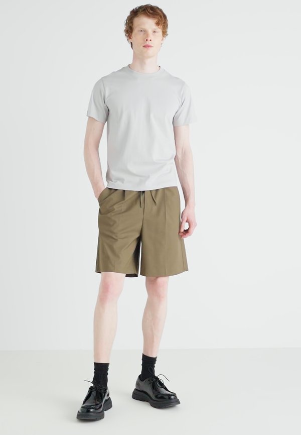 DION LOOSE  - Shorts3