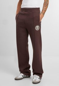 PROHIBITED CAMDEN  - Pantaloni sportivi - brown