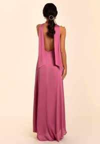 THE-ARE CON ESCOTE EN PICO - Vestido de fiesta - pink