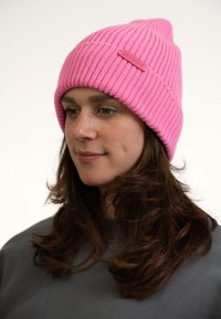 Thumbnail Image 2