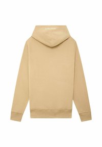 Sweat à capuche beige avec un cordon de serrage, des poignets et un ourlet côtelés. Présente un texte subtil dans le haut du dos. Tissu doux avec une texture uni.