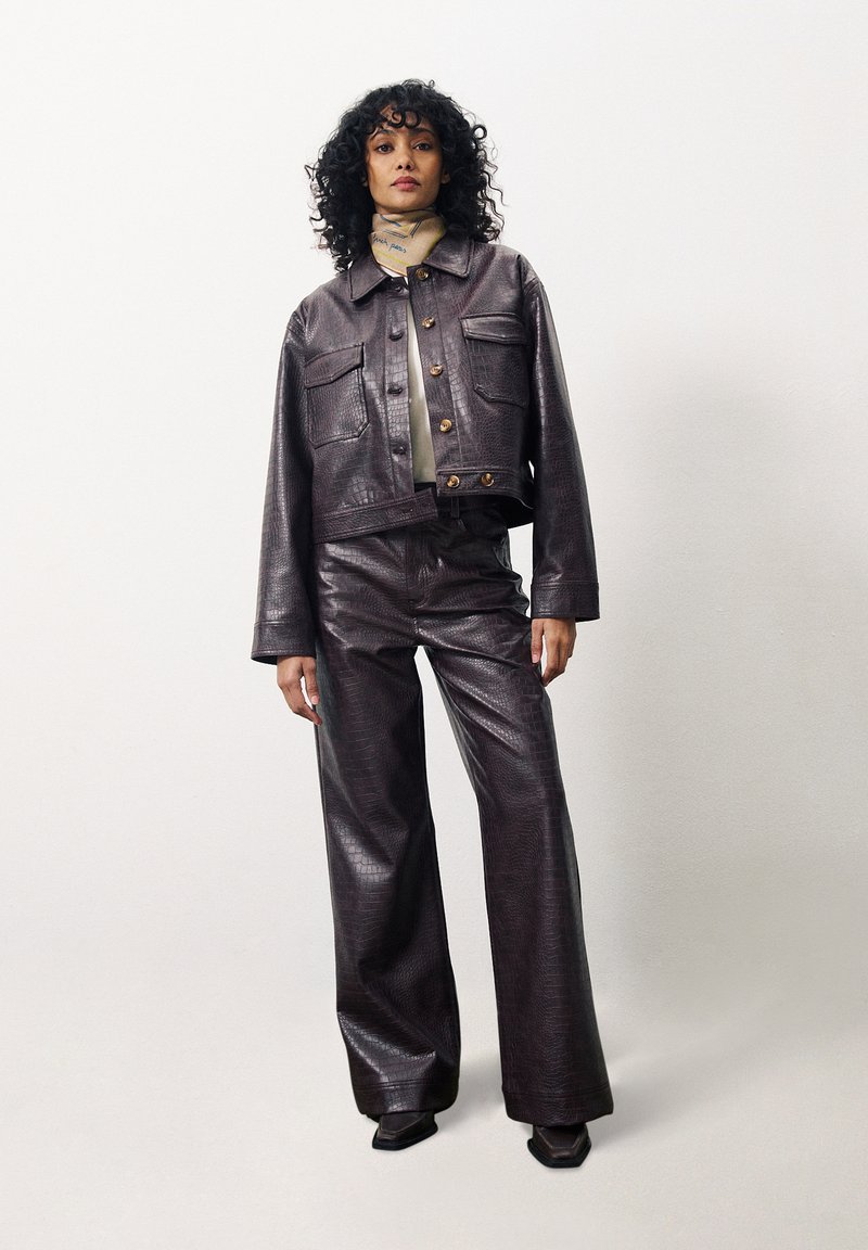 FRNCH CHERRY - Pantalon classique - chocolat